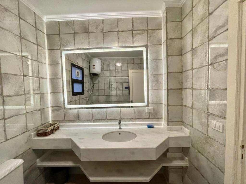 Luxurious 3 Bedroom Rustic Apartment Overlooking Huge Garden - For Families And Couples Kair Zewnętrze zdjęcie